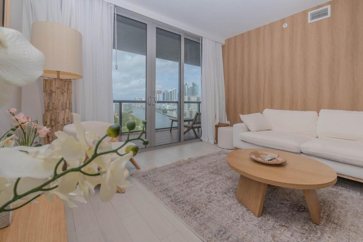 2B 2B Luxury Ocean Views Apt In Hallandale Beach Appartement Buitenkant foto