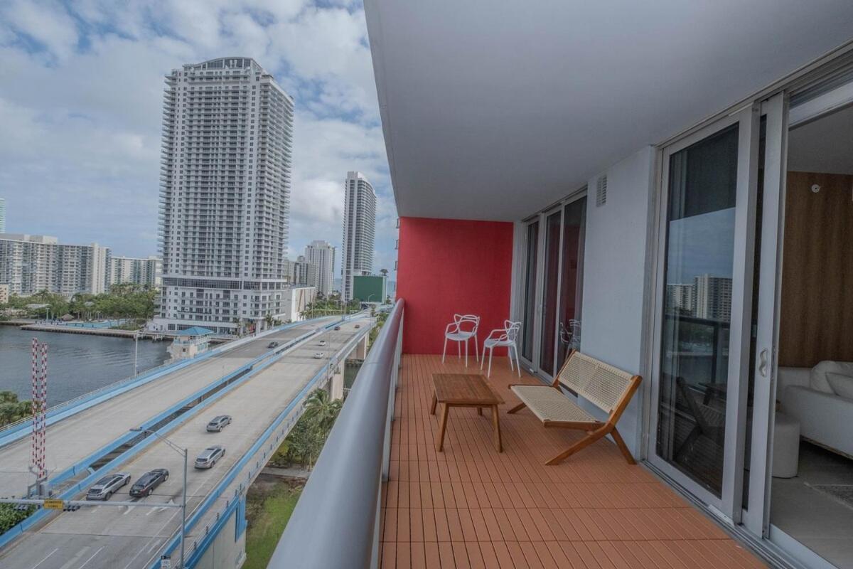 2B 2B Luxury Ocean Views Apt In Hallandale Beach Appartement Buitenkant foto