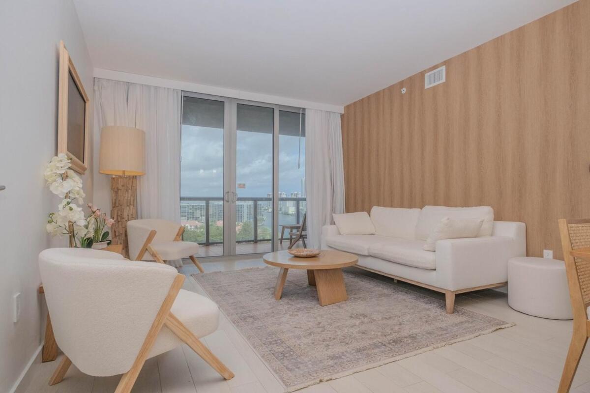 2B 2B Luxury Ocean Views Apt In Hallandale Beach Appartement Buitenkant foto